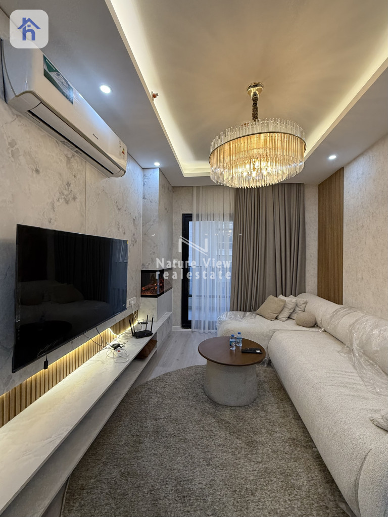 Elegant One-Bedroom Apartment in Queen Tower
