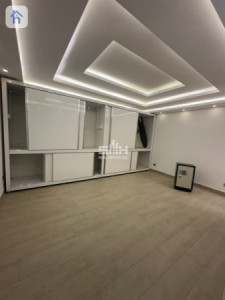 Spacious House with 4 Bedrooms image 2