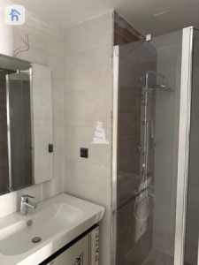 Modern 1 Bedroom Apartment in Rami Towers Resim 6