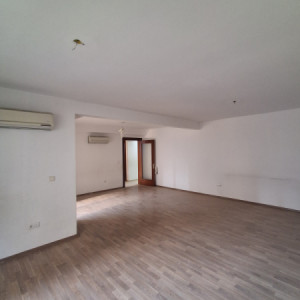 Modern 3-Bed Apartment in Empire Royal image 3