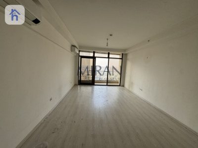 Modern Apartment with Spacious Living Area Image 4