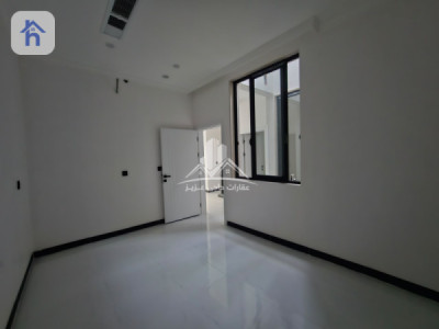 Spacious 5-Bedroom House in Zhyan image 5