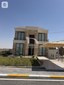 Contemporary 4-Bedroom House for Sale — 1