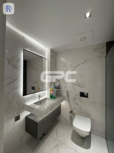 Modern 1 Bedroom Apartment with Stunning View image 9