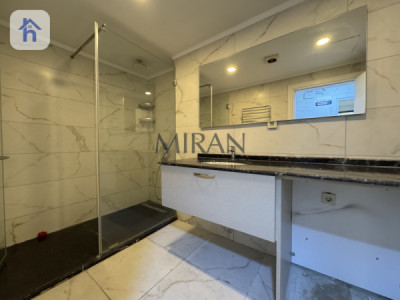 Spacious Apartment with 2 Bedrooms Resim 6