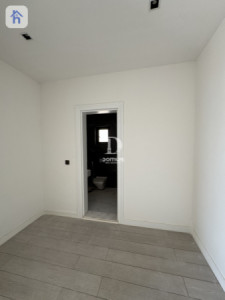 Spacious House with 5 bedrooms image 14