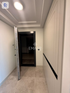 Modern Apartment image 4