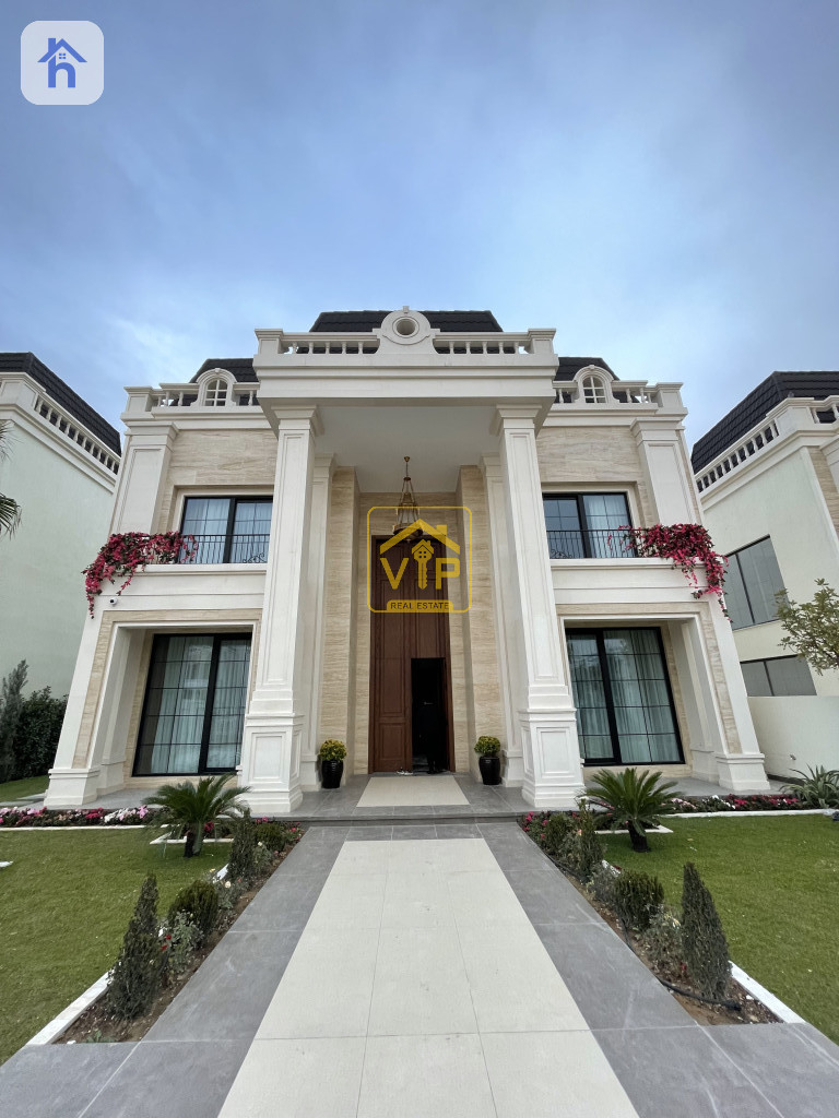 Spacious Family Home with Modern Amenities