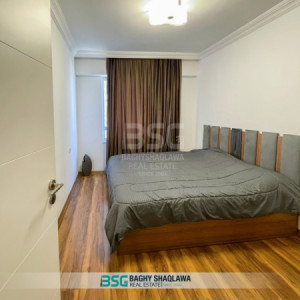 Elegant 3-Bed Apartment for Sale Image 6