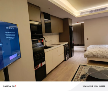 Modern Studio Apartment in Prime Location Resim 3