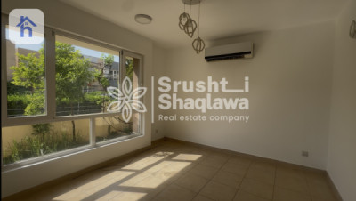 Spacious House with 4 Bedrooms for Rent image 10