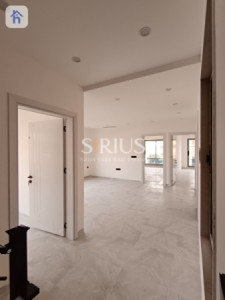 Spacious Family Home with Multiple Rooms Resim 11