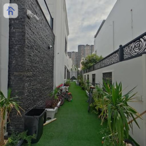 Luxury House with 360° Image 4