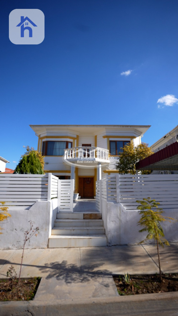 Modern House with 3 Bedrooms