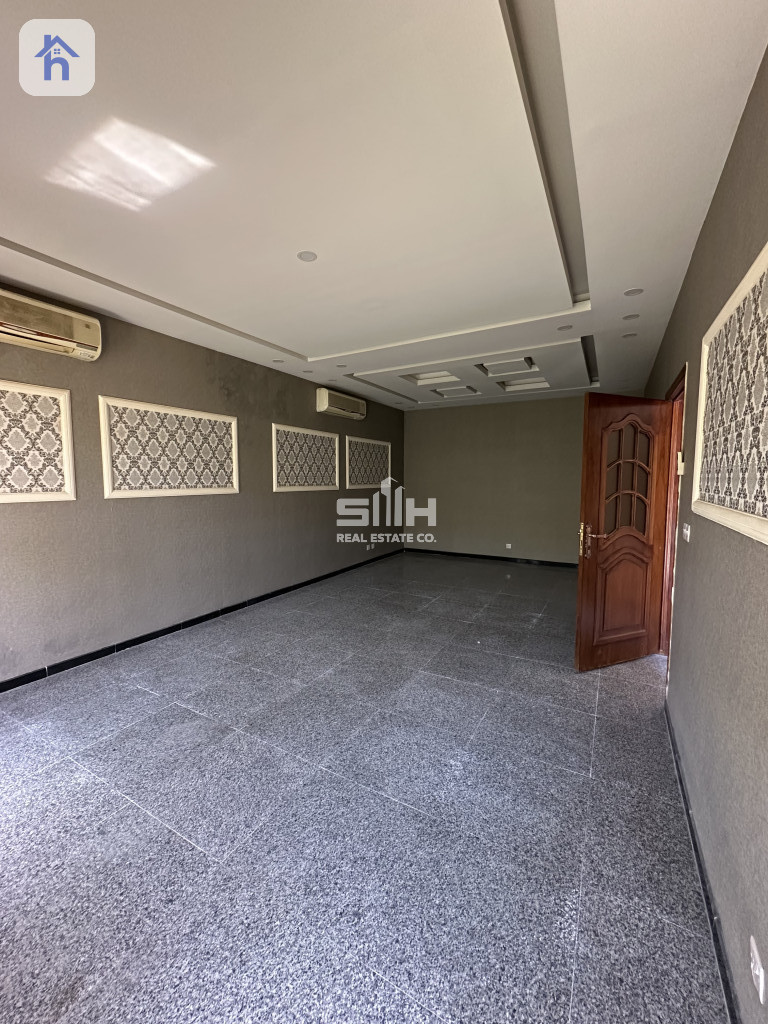 Spacious House in Dream City Resim 2