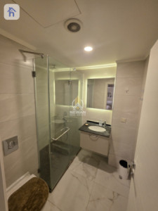 Spacious 3BR Apartment Image 6