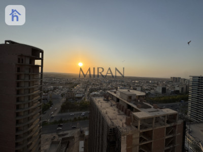 Spacious Apartment with Contemporary Design Resim 7