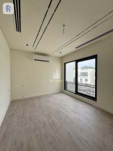 Spacious House in Qaiwan Mirador image 8