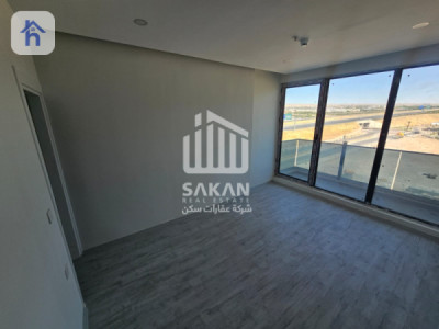 Spacious Apartment with 3 Bedrooms image 3
