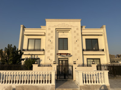 House Opposite Garden — 1