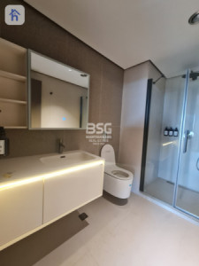 Spacious luxury apartment in Erbil image 11