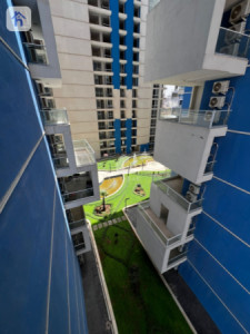Modern 2-Bed Apartment image 6