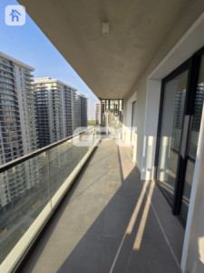 Modern Apartment with Stunning Views image 8