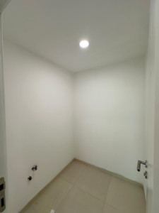 Modern 3-Bedroom Apartment for Sale image 8