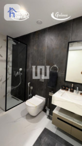 Elegant 3-Bedroom Apartment in London tower image 7