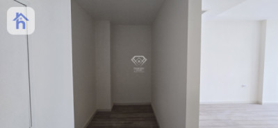 Cozy Apartment in Empire Square Image 4