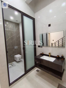 Modern Home with 4 Bedrooms Resim 15