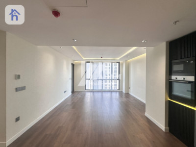 Bright and Airy 2-Bedroom Apartment image 15