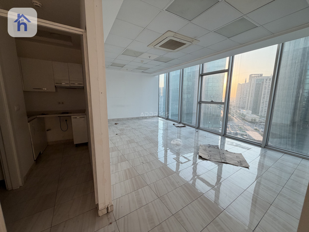 Spacious office in prime location Resim 8
