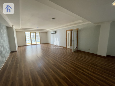 Modern 3 Bedroom Apartment for Rent Image 4