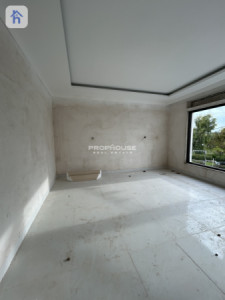 House Opposite Garden Image 6