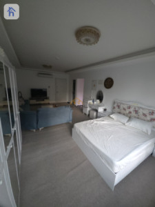 Modern Apartment in Empire Wings image 2