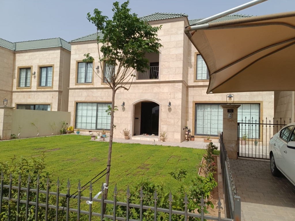 House (430m²)