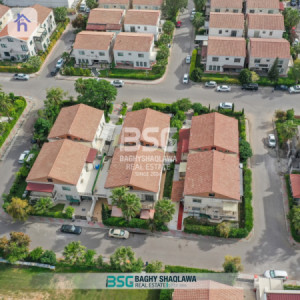 House Opposite Garden image 1