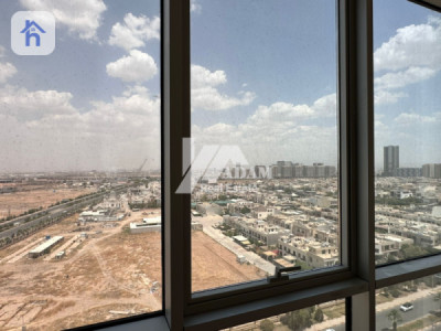 Modern apartment in Empire Square Image 12