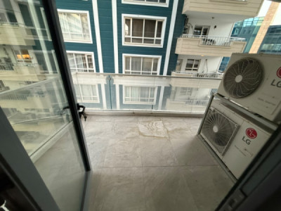 شقة بواجهة داخلیة image 8
