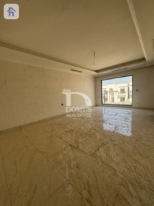 House with 4 Bedrooms in Aram City 2 Image 13