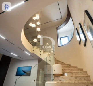 Family Home with Elegant Design image 3