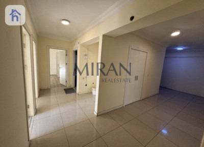 Modern 3-Bedroom Apartment Image 9