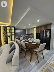 Spacious Apartment with Stunning Views Image 3