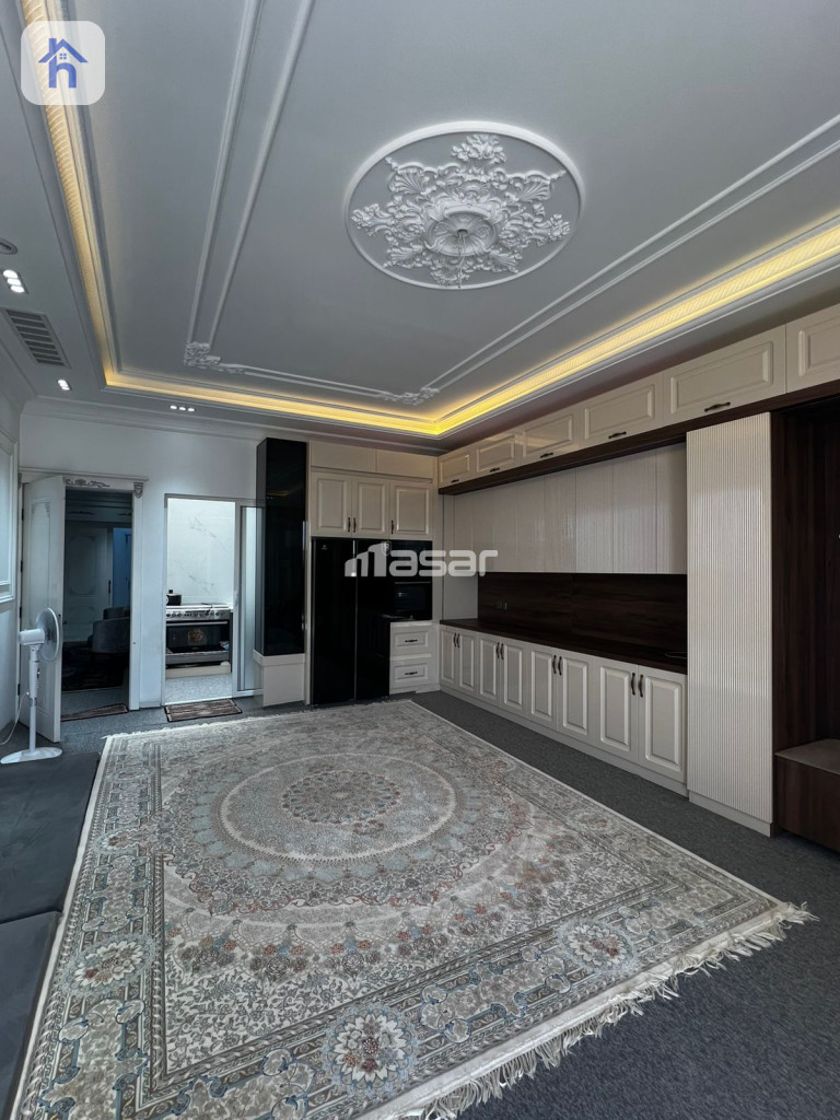 Spacious House with 4 Bedrooms Image 2