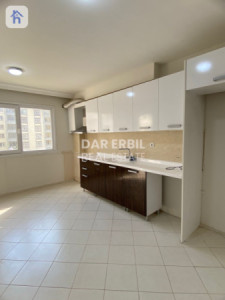 Spacious Apartment with Stunning Views Image 3