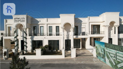 Luxury House image 1