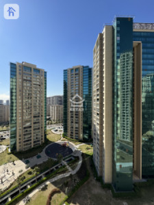 Modern Apartment image 2