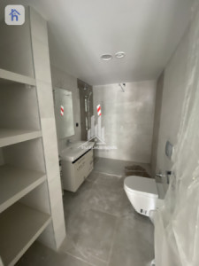Spacious Apartment with Modern Design Image 8
