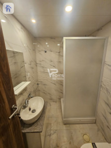 Modern Apartment image 7